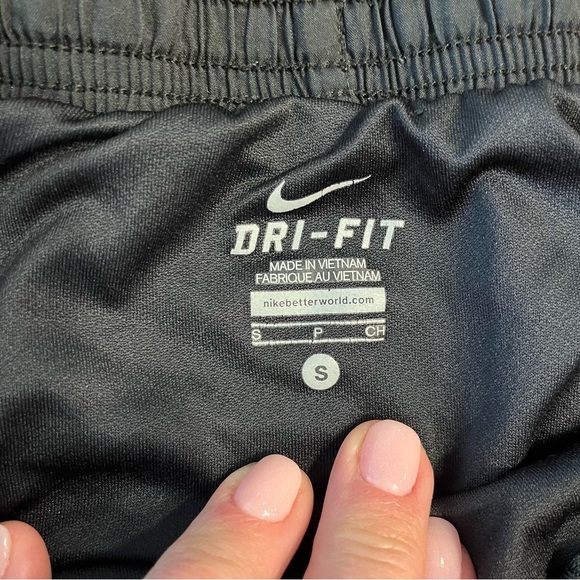Nike Dri-FIT Black Performance Shorts women’s size small - Picture 2 of 6